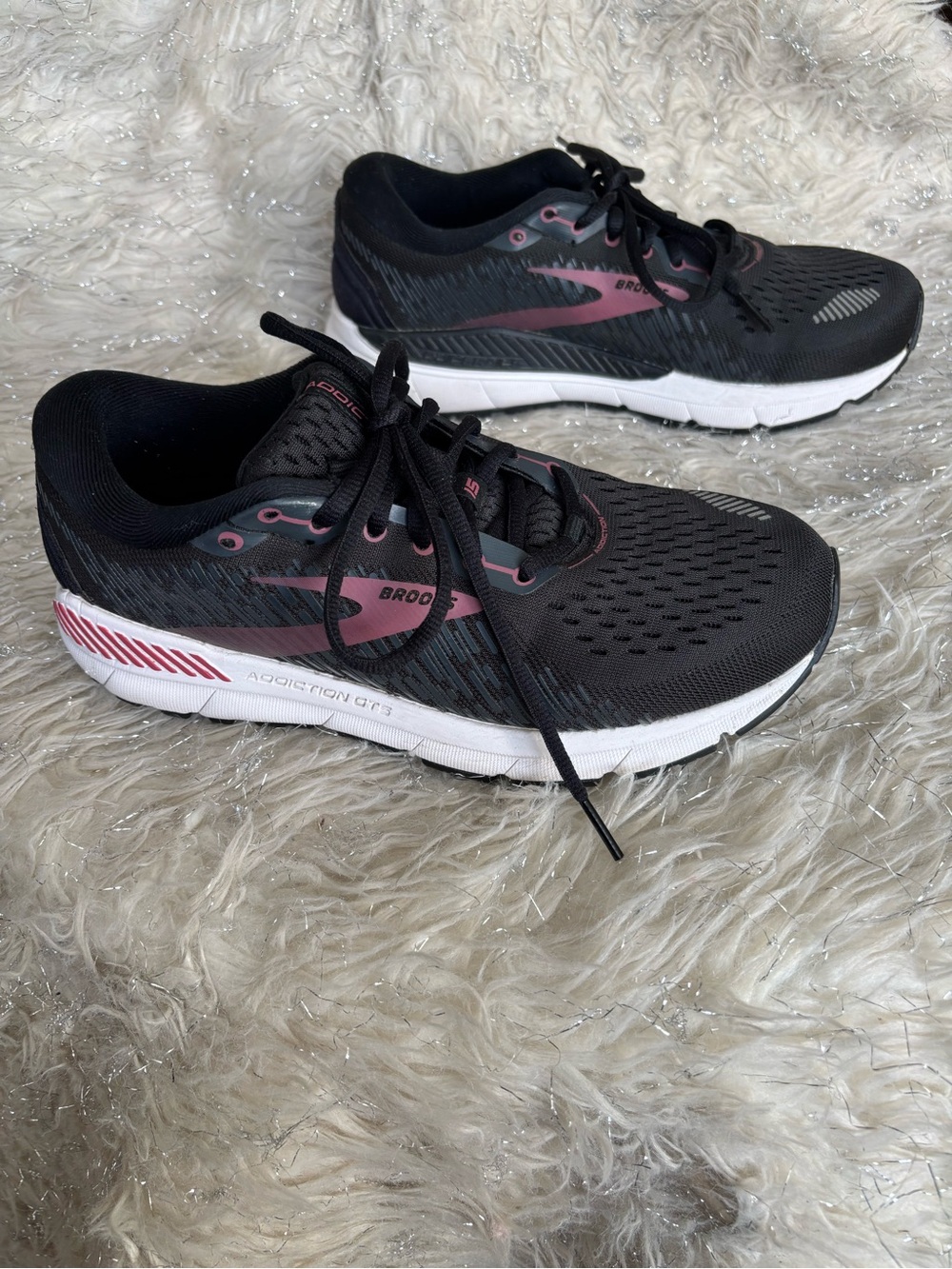 Brooks Addition GTS 15 Women's Black Pink Accent Running Sneakers Size USA 8
